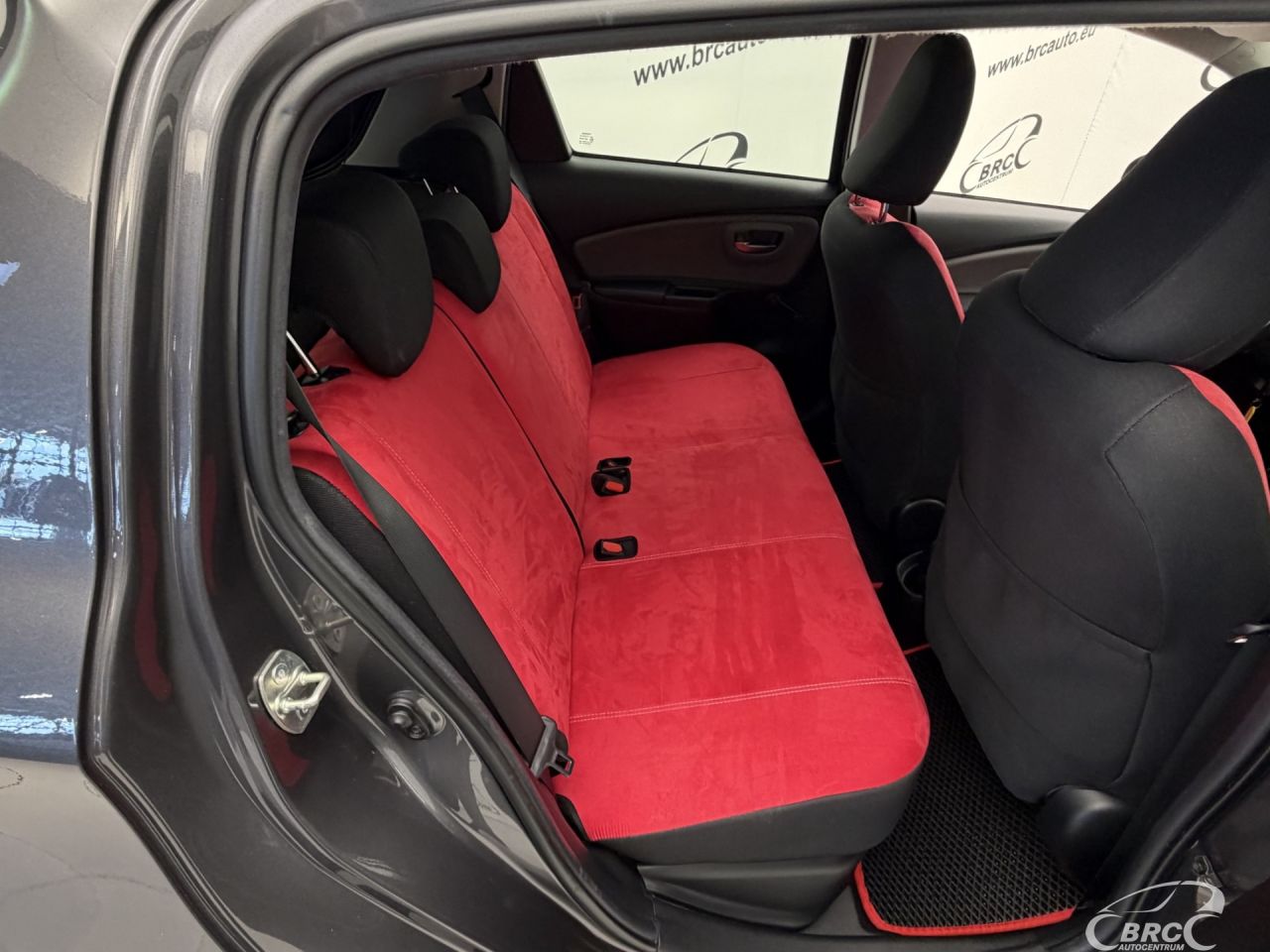 Toyota Yaris | 10