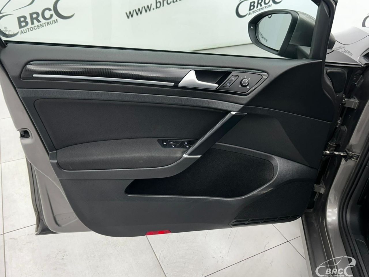 Volkswagen Golf | 40