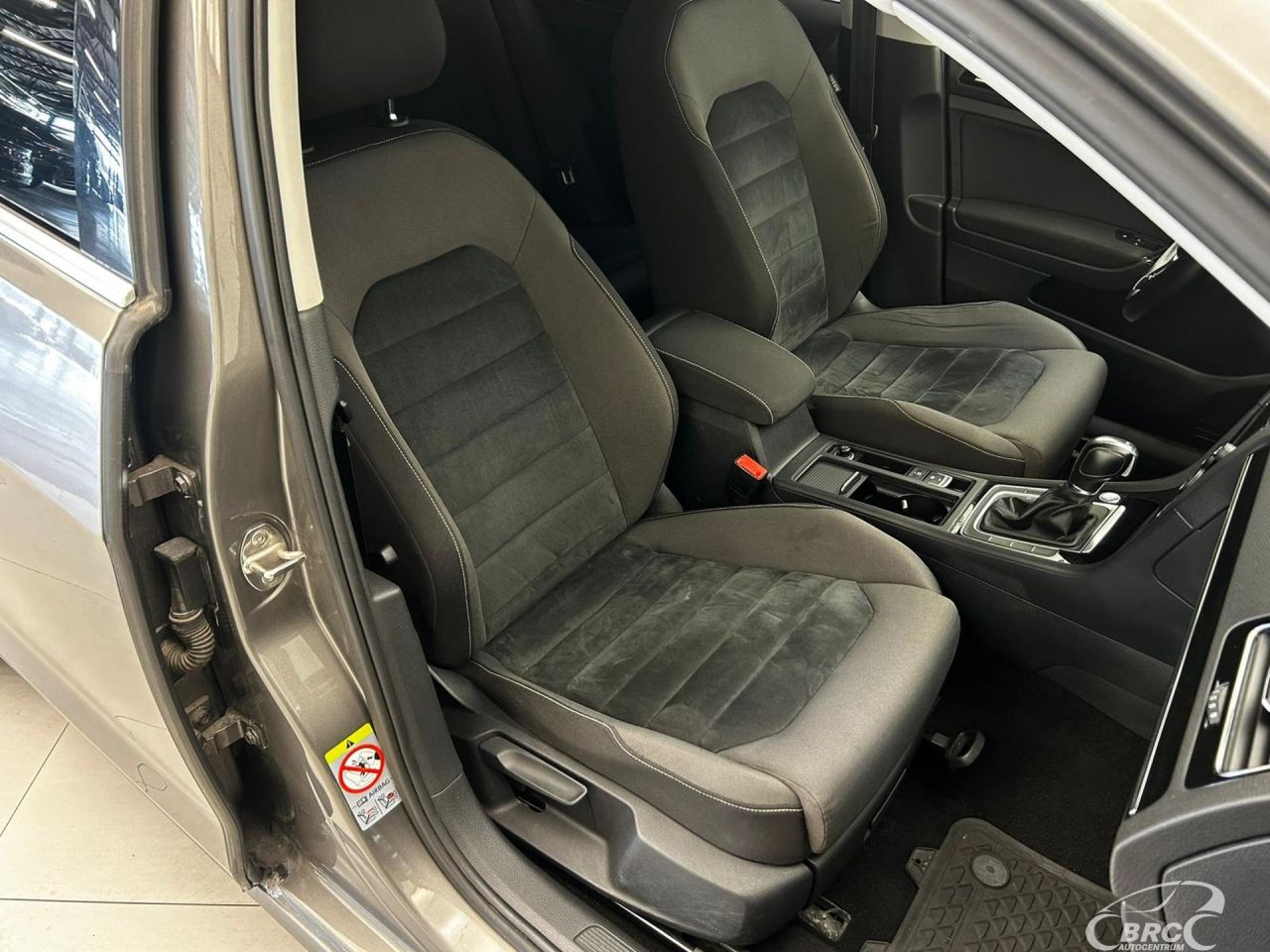 Volkswagen Golf | 19