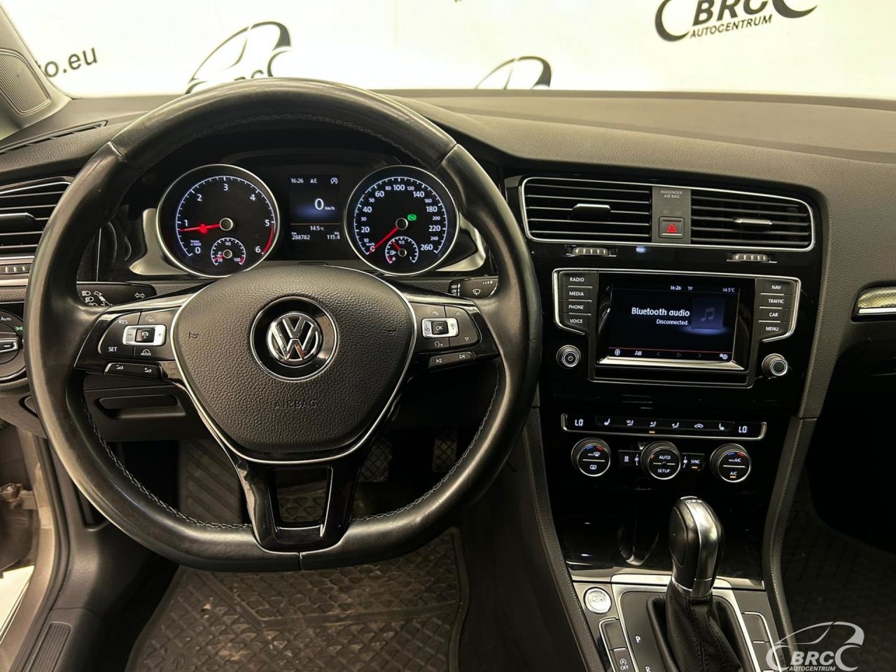 Volkswagen Golf | 3
