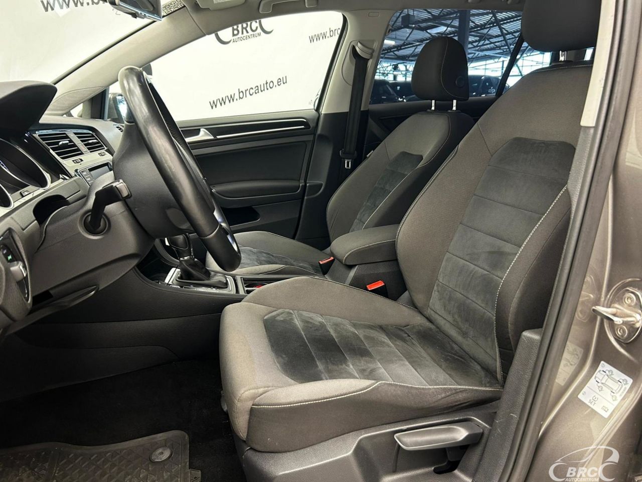 Volkswagen Golf | 11