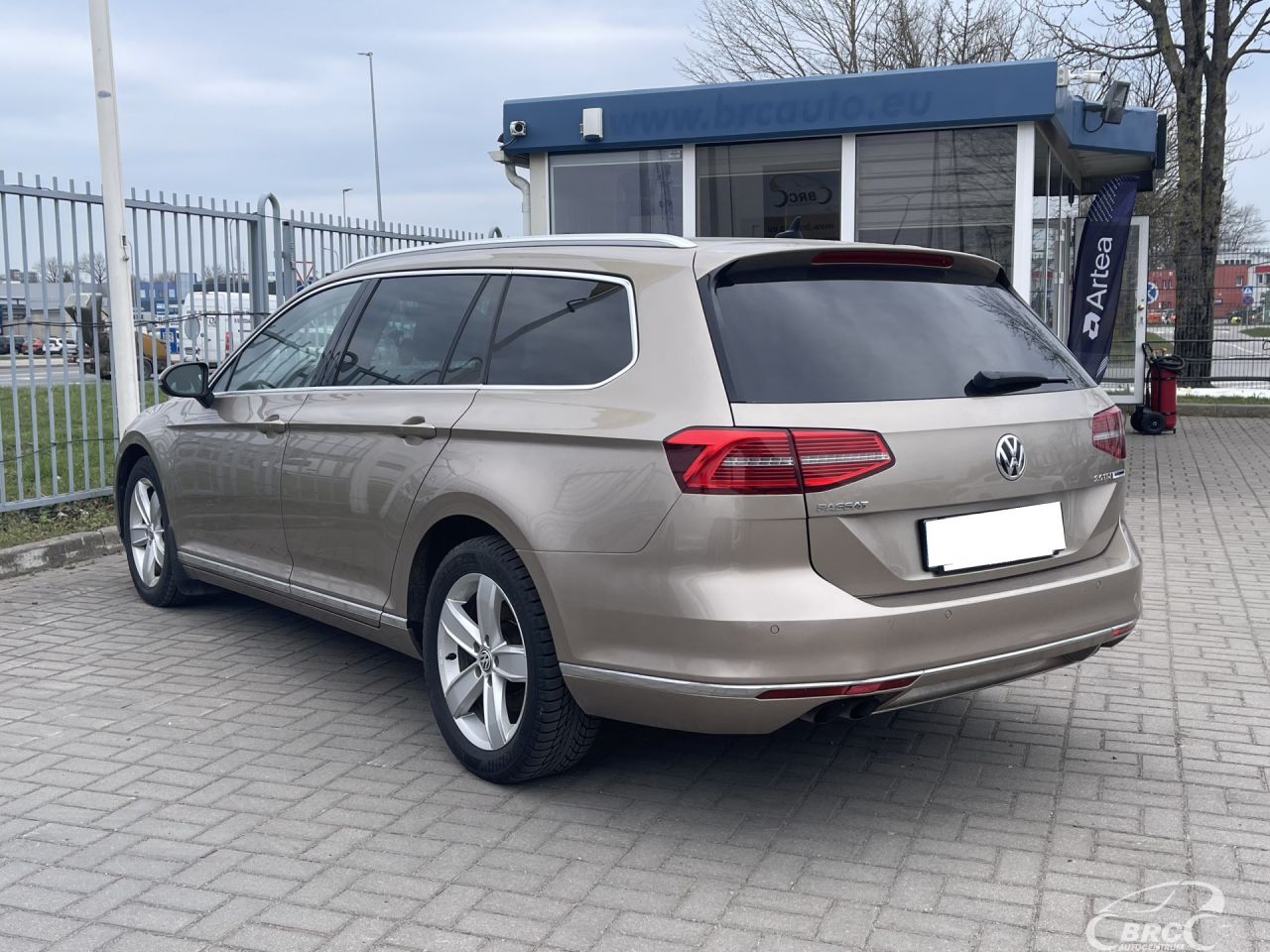 Volkswagen Passat | 64