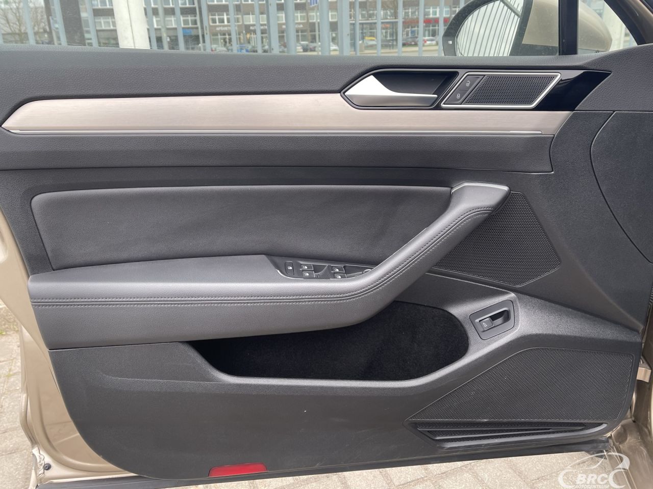 Volkswagen Passat | 25