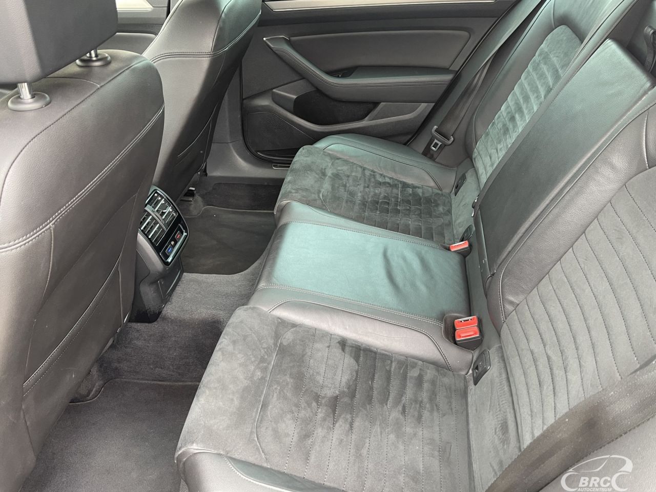 Volkswagen Passat | 12