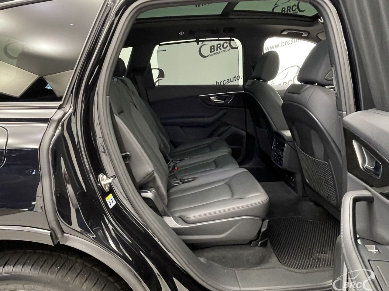 Audi Q7 | 9
