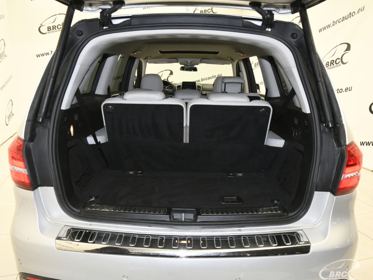 Mercedes-Benz GLS450 | 48