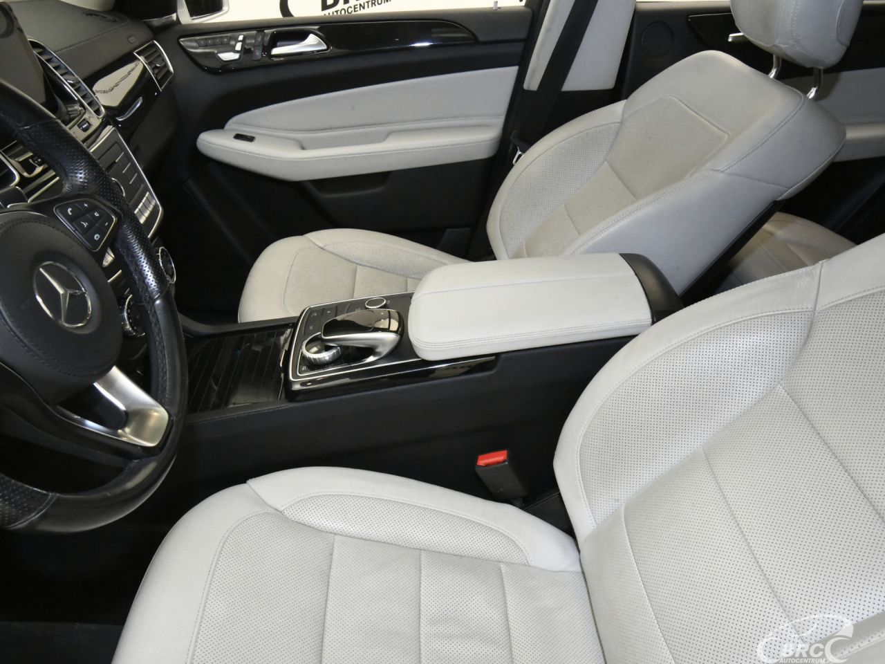 Mercedes-Benz GLS450 | 27