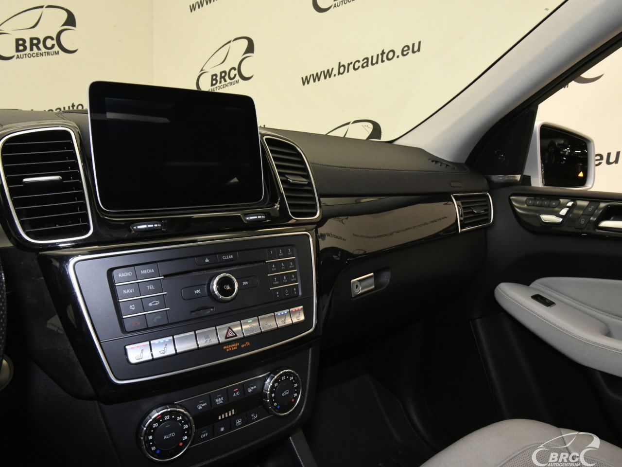 Mercedes-Benz GLS450 | 31