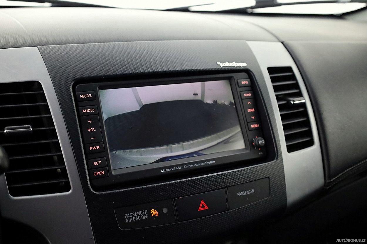Mitsubishi Outlander | 8