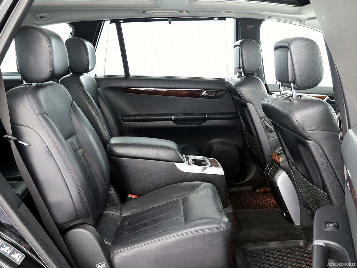 Mercedes-Benz R320 | 6