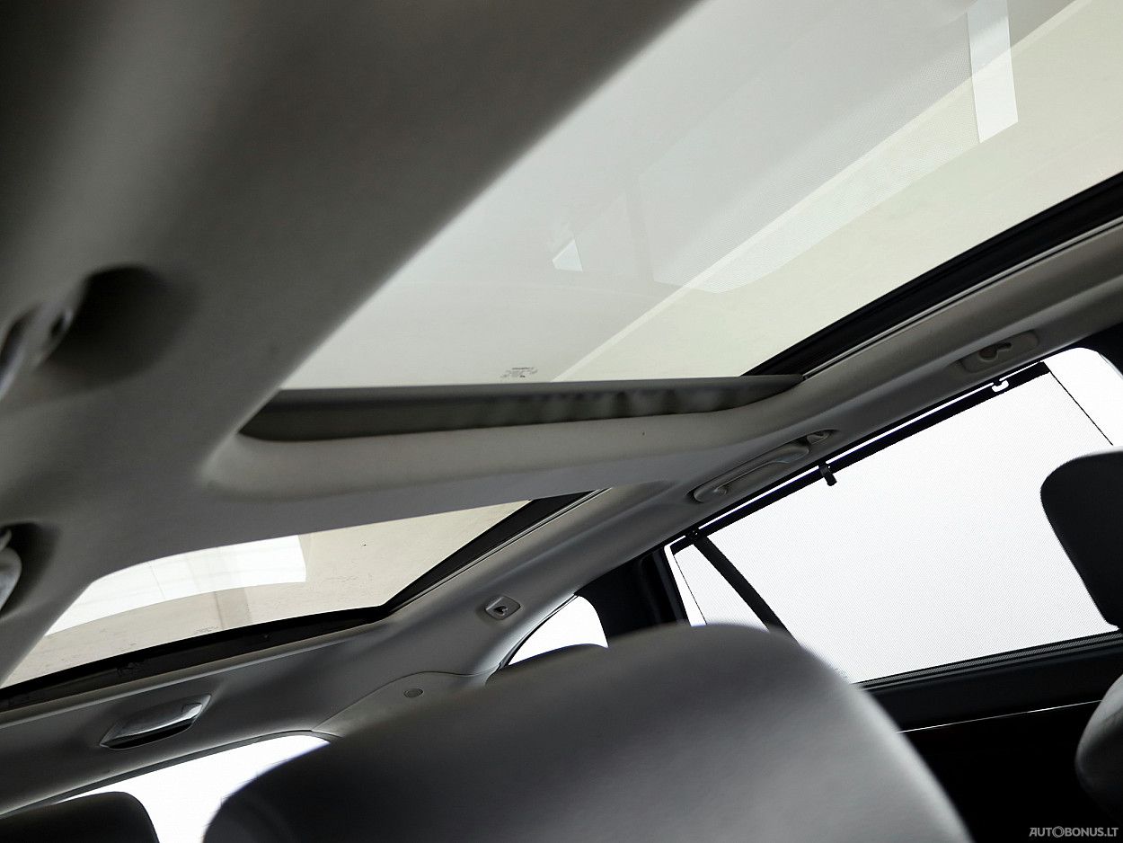 Mercedes-Benz R320 | 8