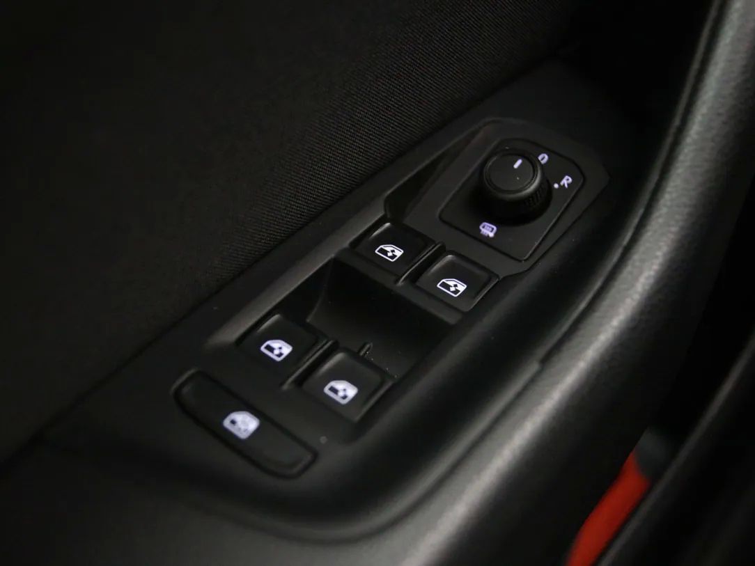 Volkswagen Passat | 25