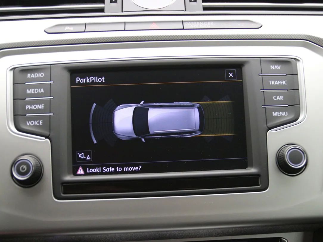 Volkswagen Passat | 24