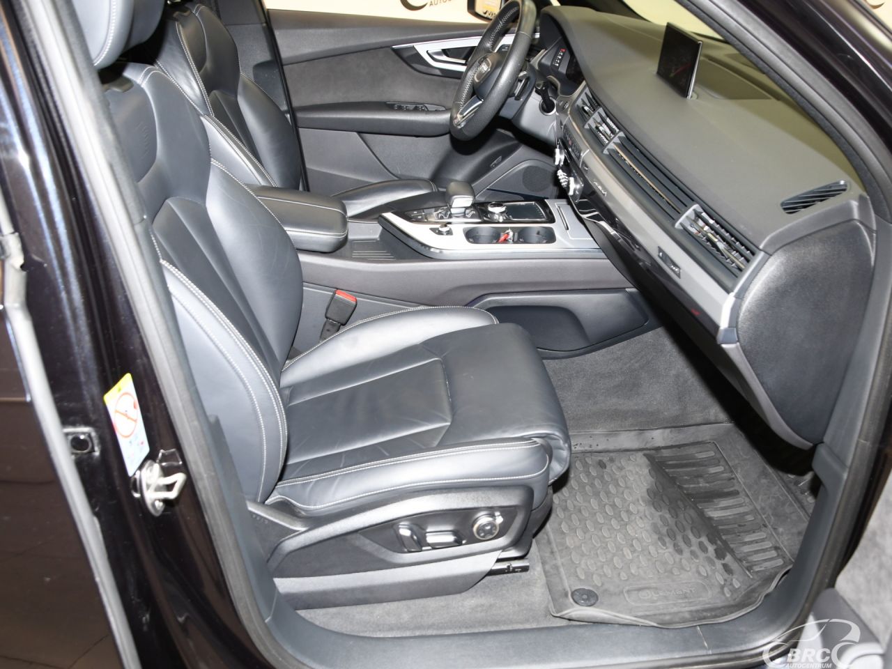 Audi Q7 | 4