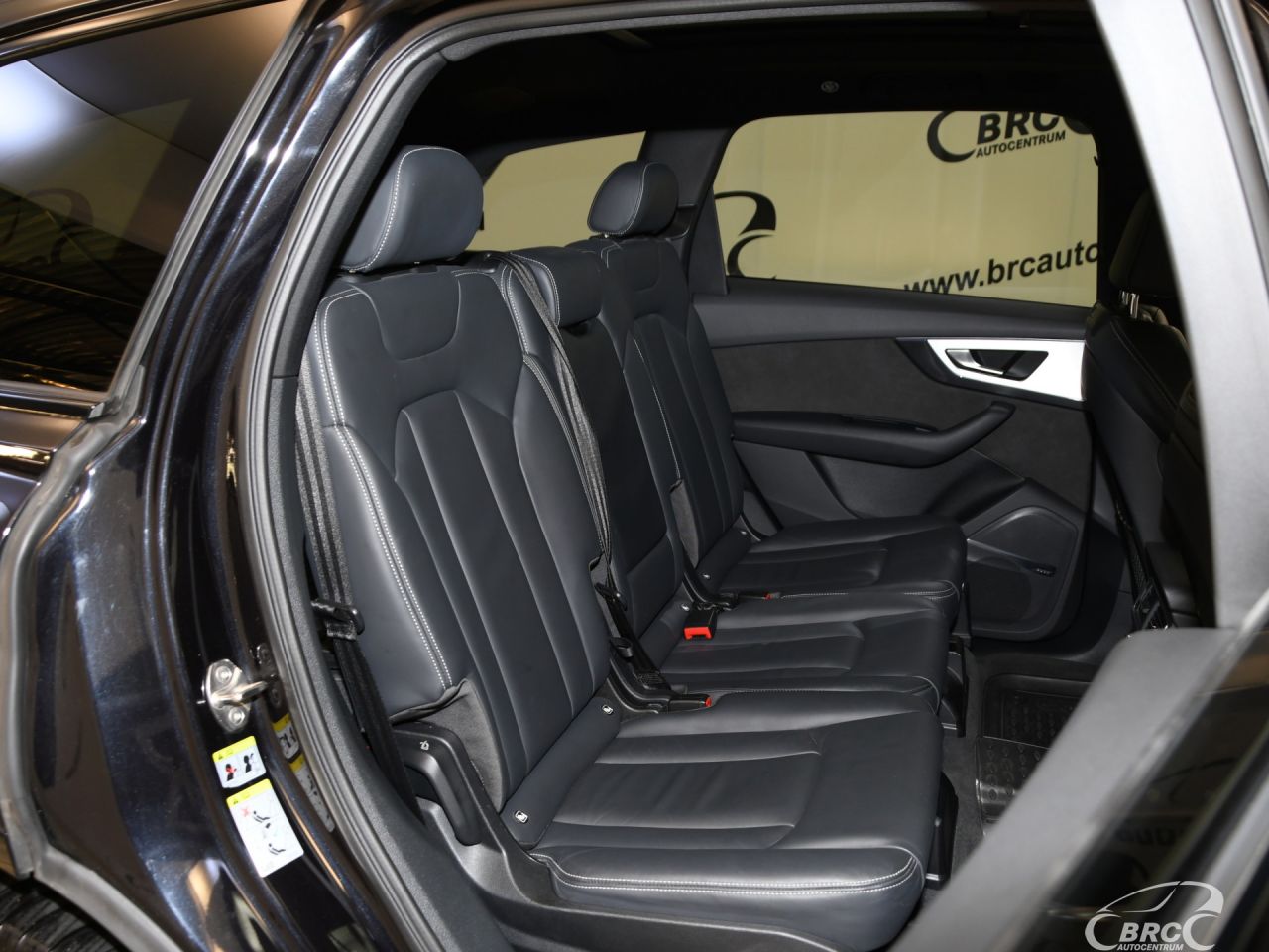 Audi Q7 | 12