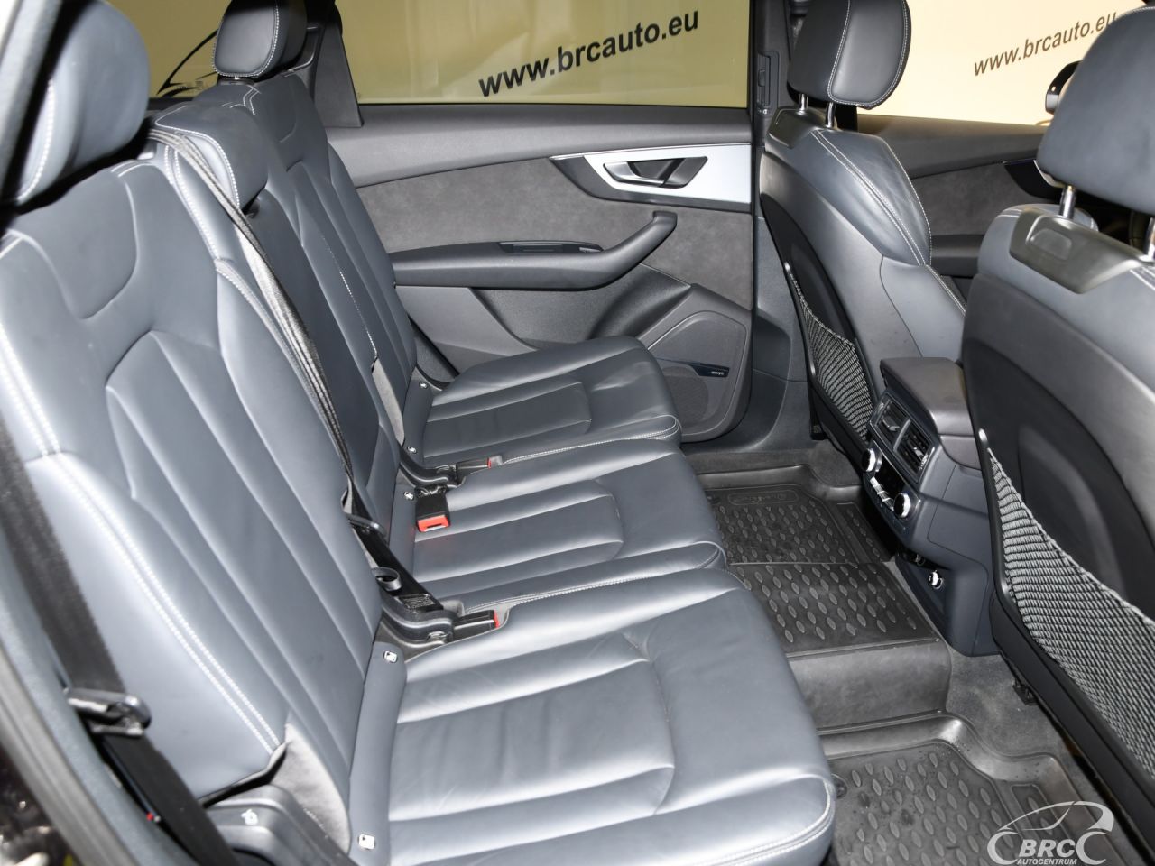 Audi Q7 | 11