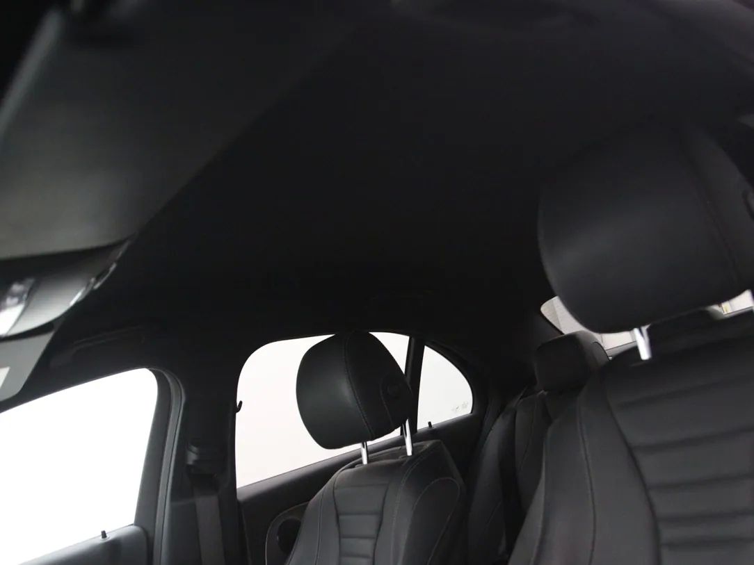 Mercedes-Benz E220 | 39