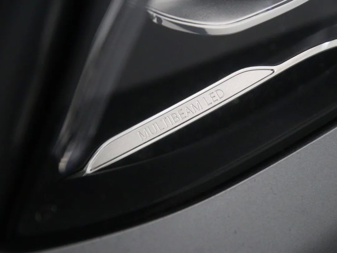 Mercedes-Benz E220 | 36