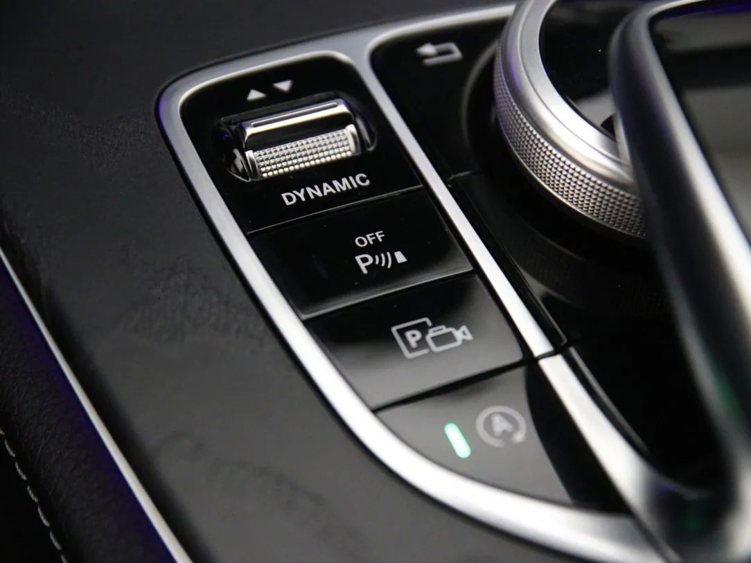 Mercedes-Benz E220 | 29