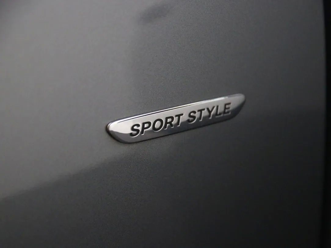 Mercedes-Benz E220 | 35