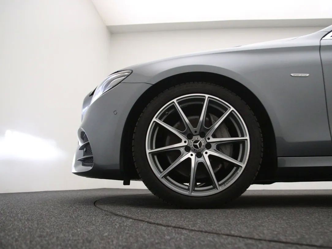 Mercedes-Benz E220 | 27