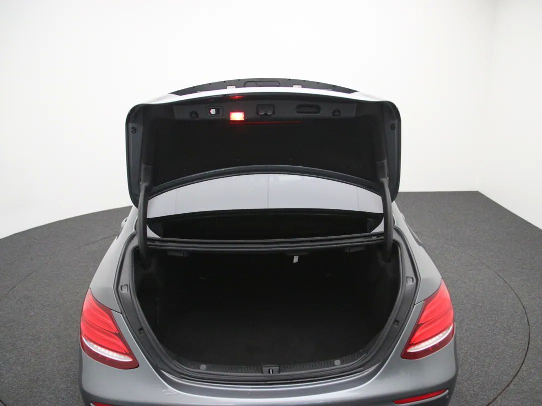 Mercedes-Benz E220 | 40