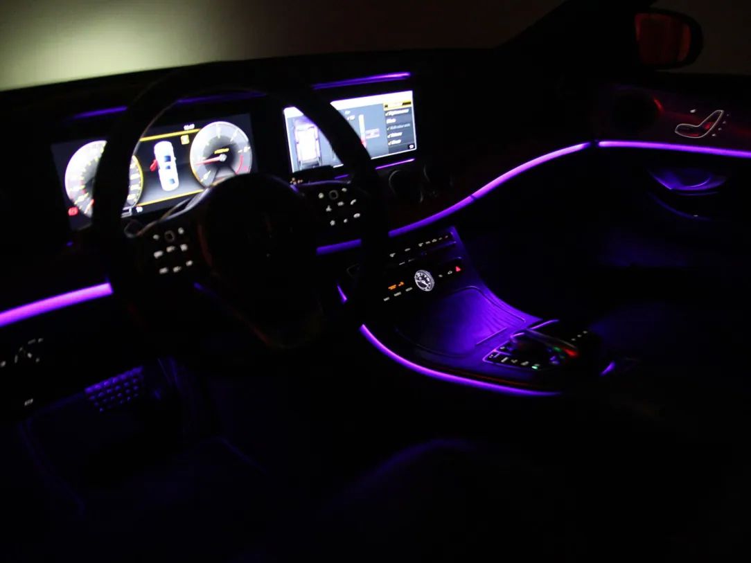 Mercedes-Benz E220 | 32