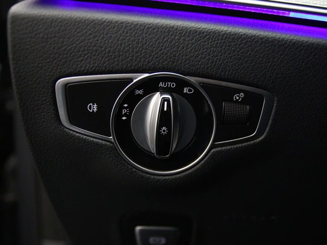 Mercedes-Benz E220 | 26