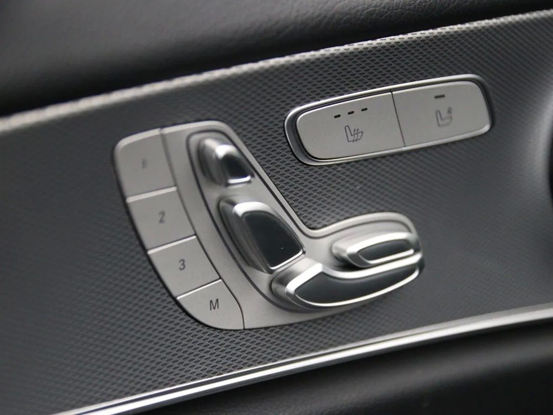 Mercedes-Benz E220 | 37