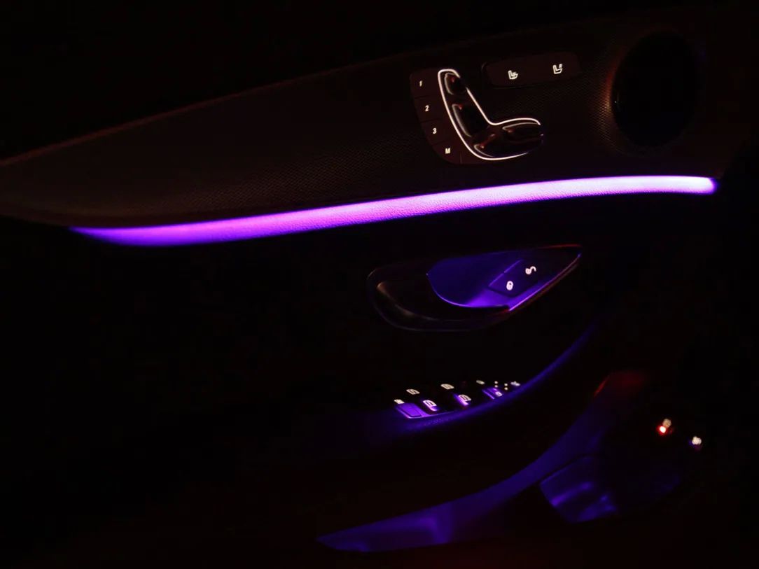 Mercedes-Benz E220 | 33