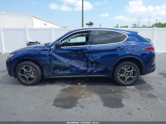 Alfa Romeo Stelvio | 13