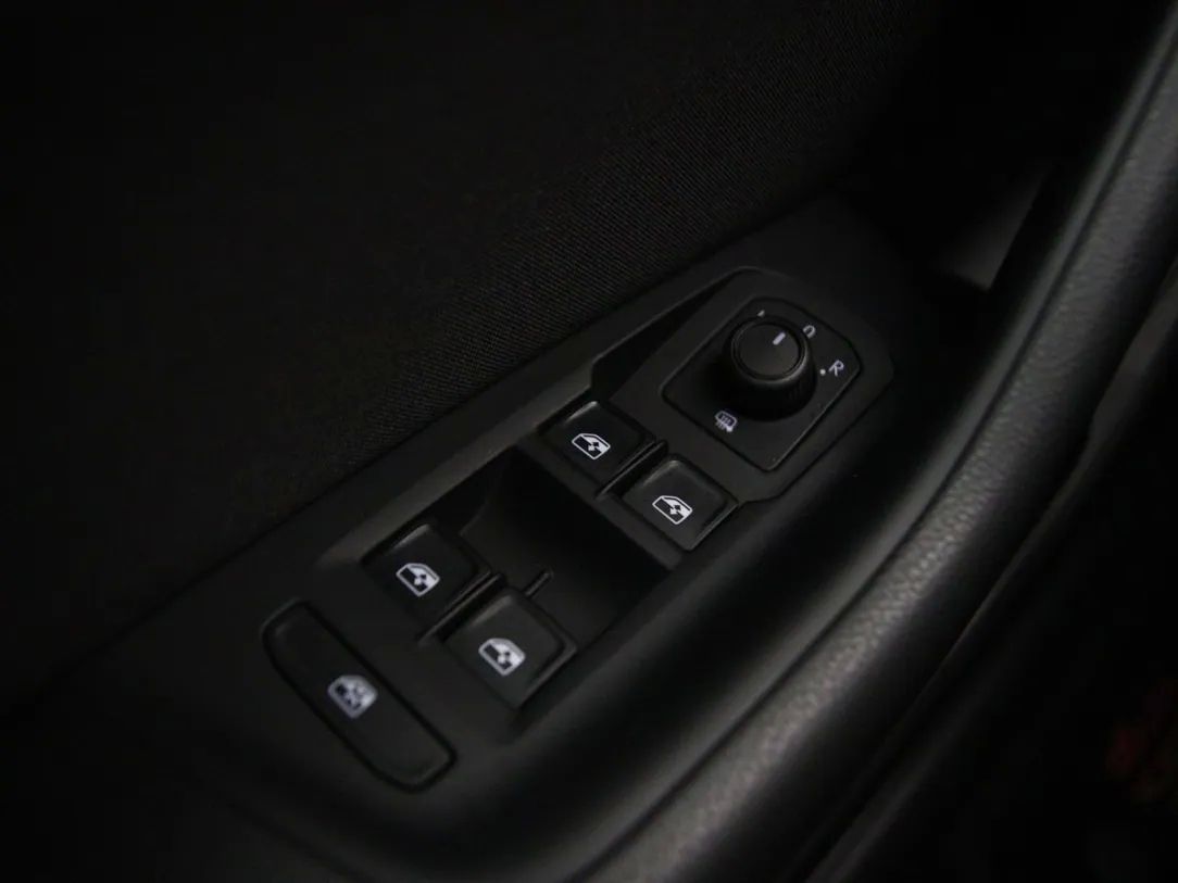 Volkswagen Passat | 25