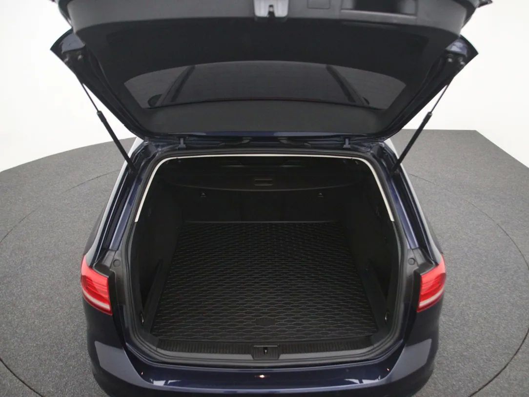 Volkswagen Passat | 32