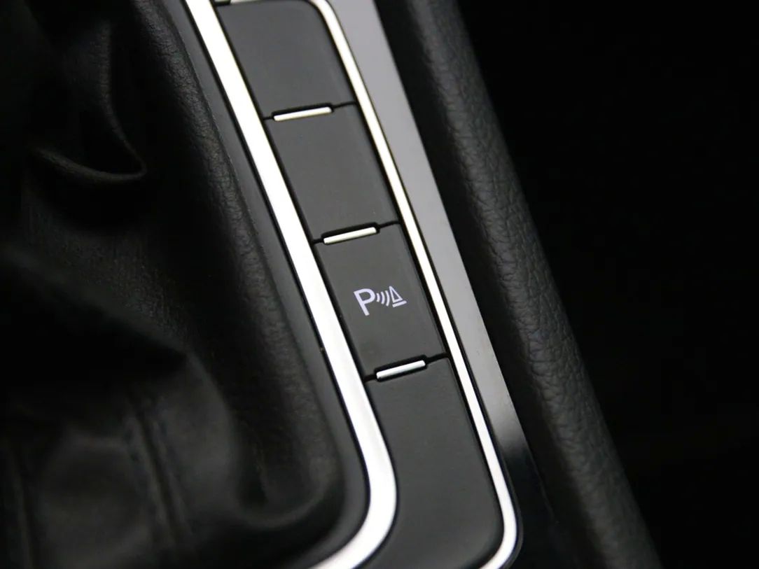 Volkswagen Golf | 28