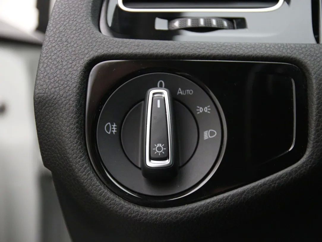 Volkswagen Golf | 26