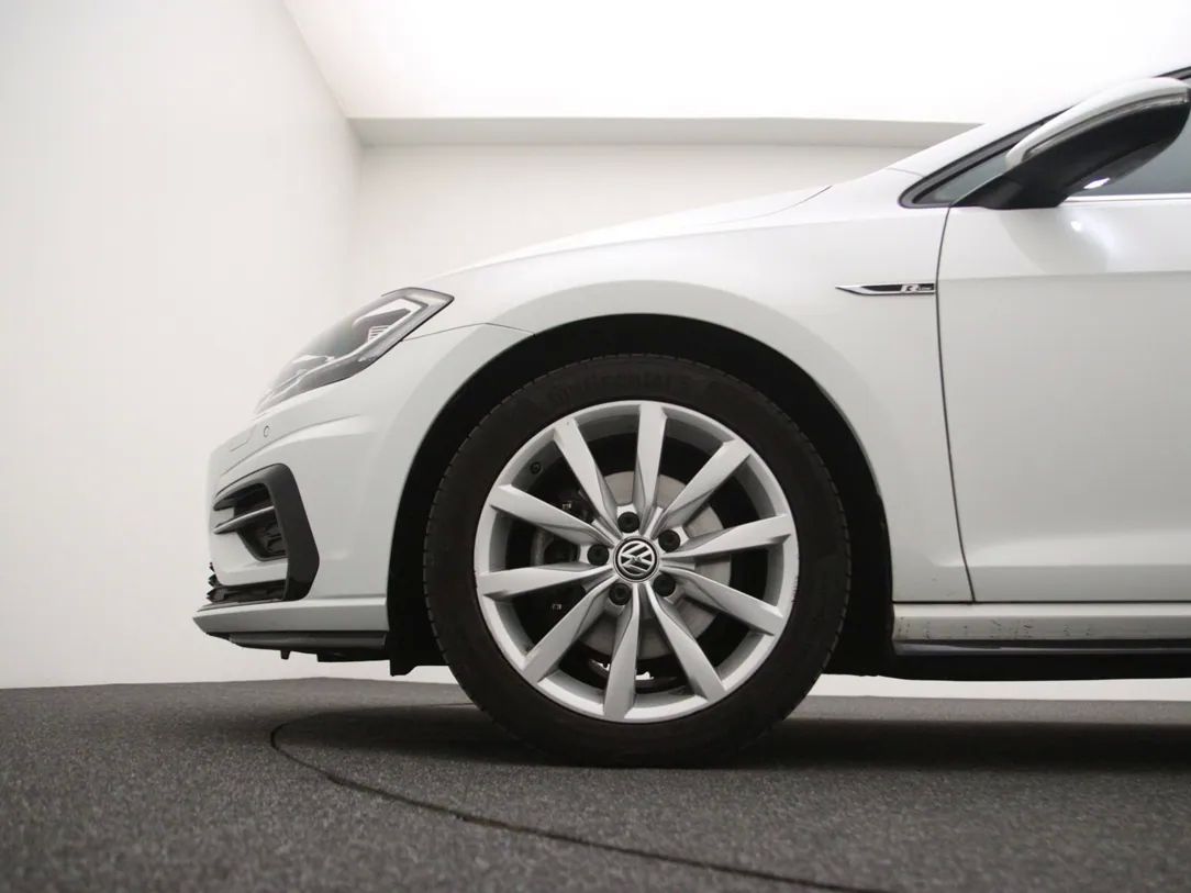 Volkswagen Golf | 27