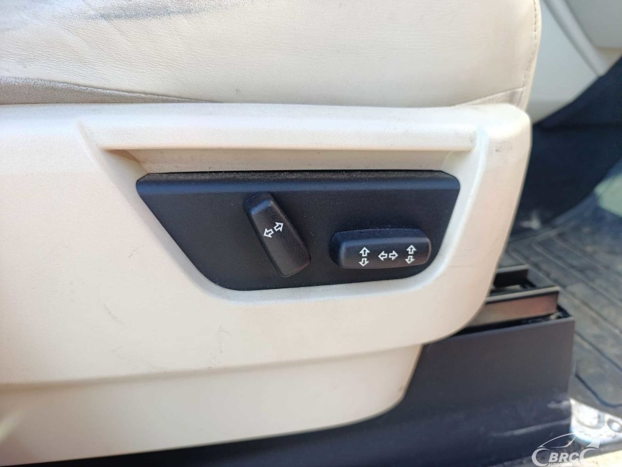 Land Rover Range Rover | 12