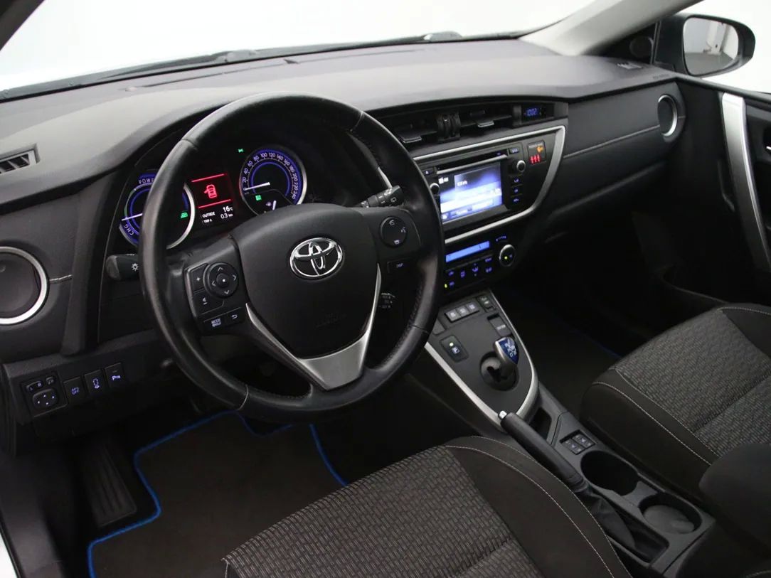 Toyota Auris | 15