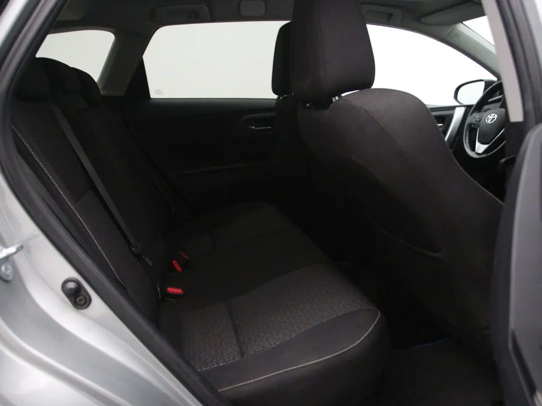 Toyota Auris | 14