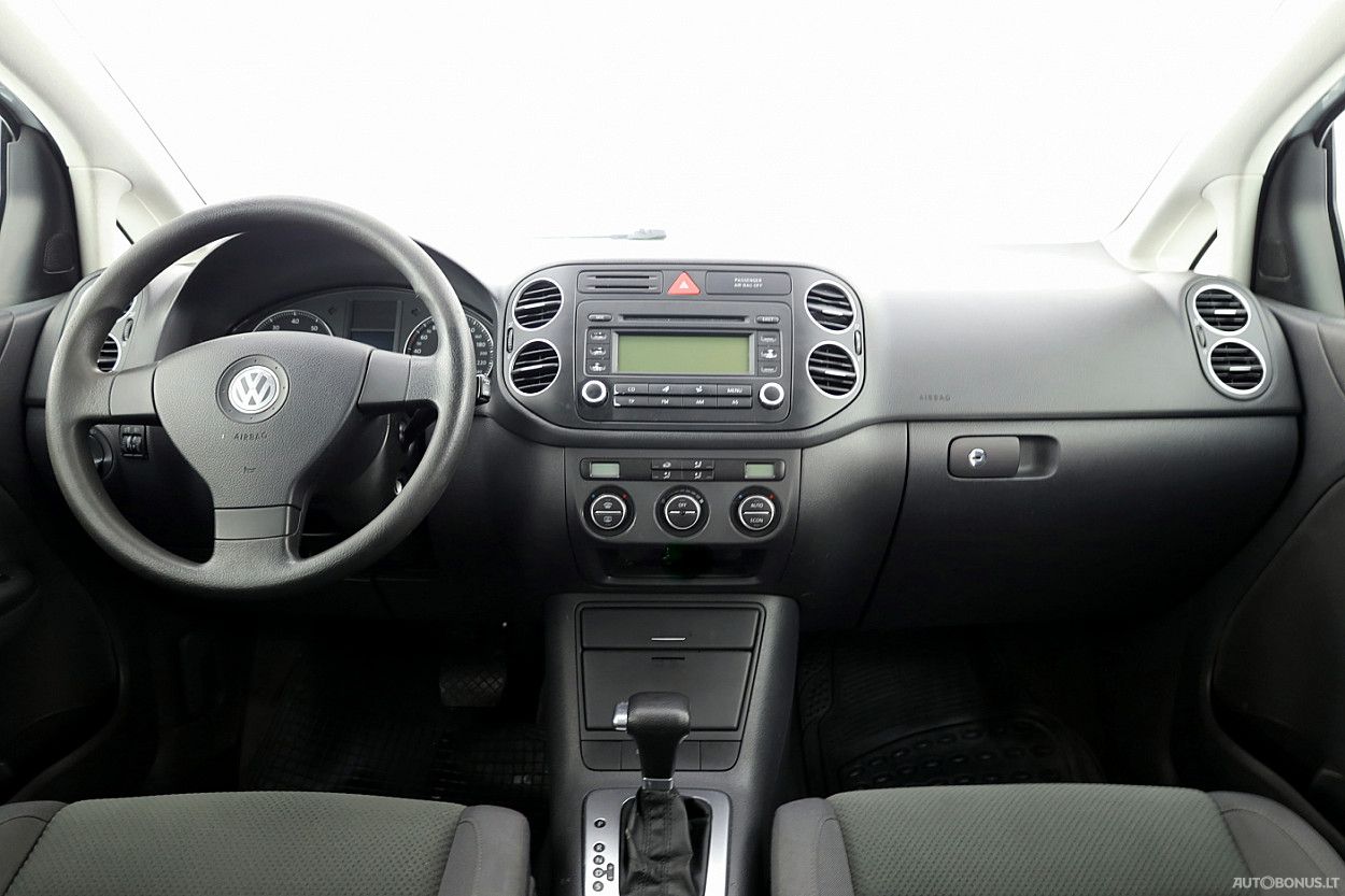 Volkswagen Golf | 4