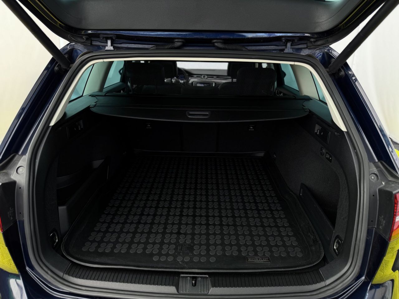 Volkswagen Passat | 11