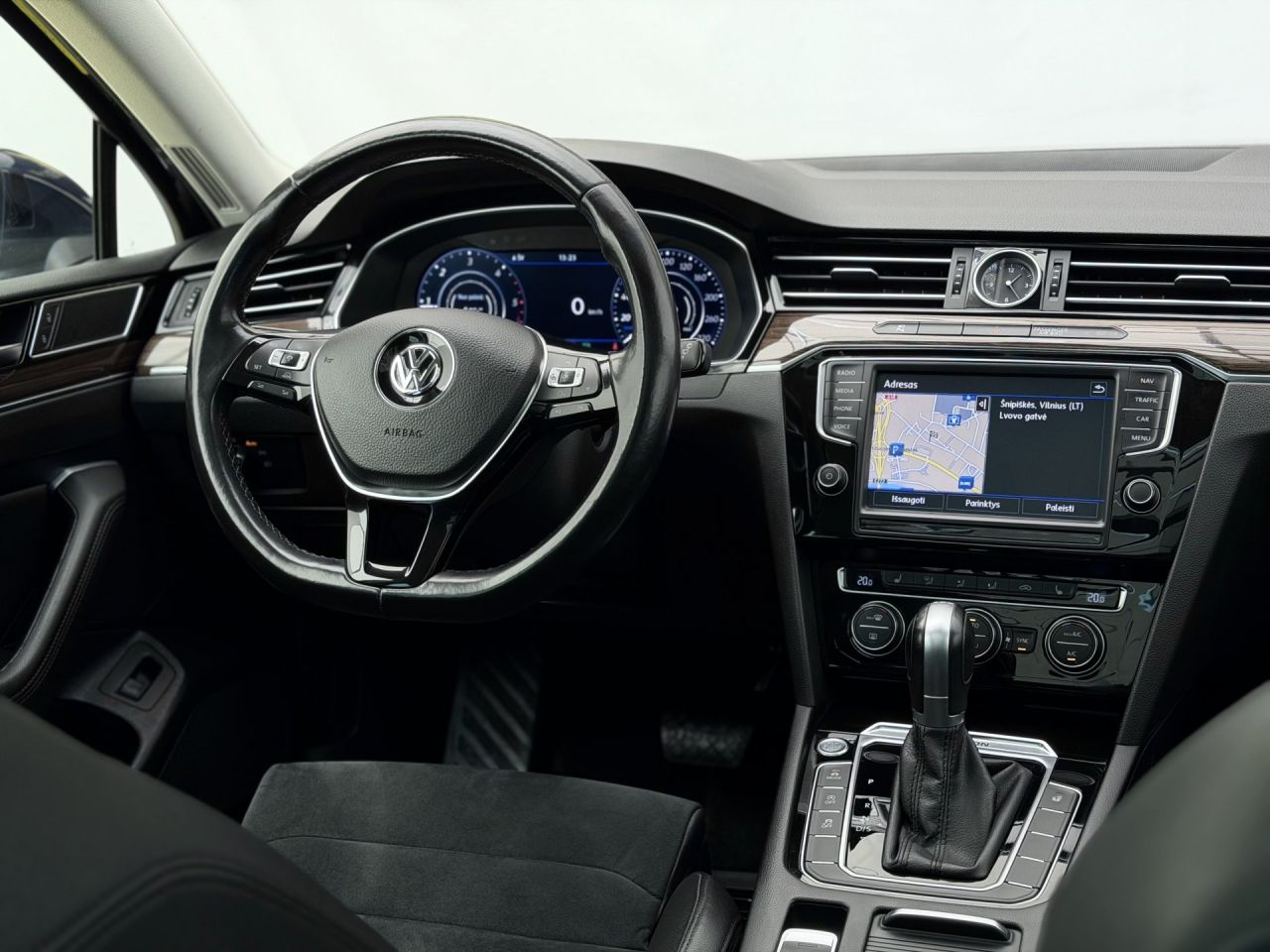 Volkswagen Passat | 16