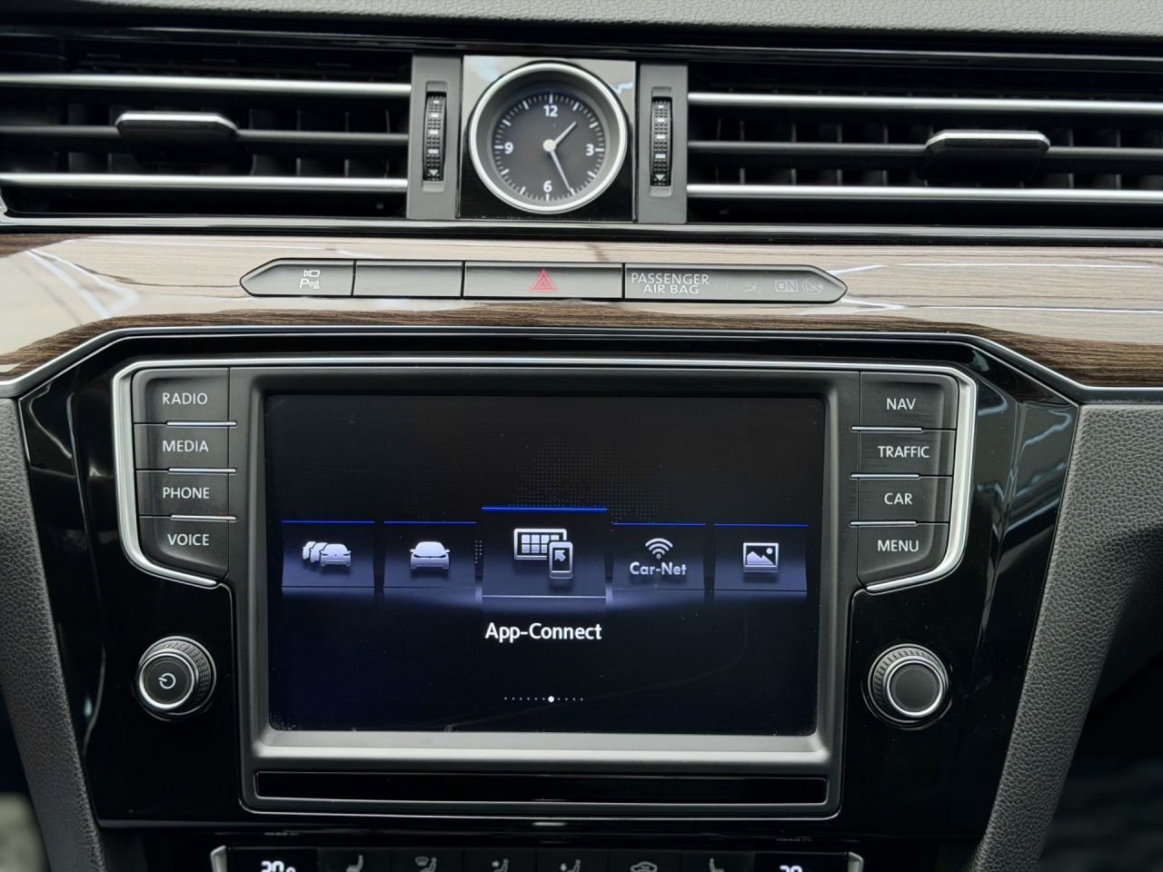 Volkswagen Passat | 25