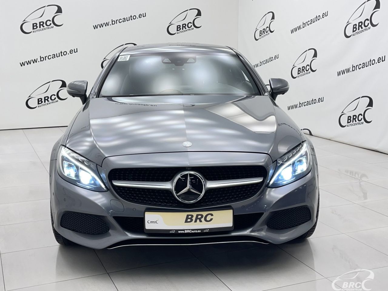 Mercedes-Benz C250 | 54