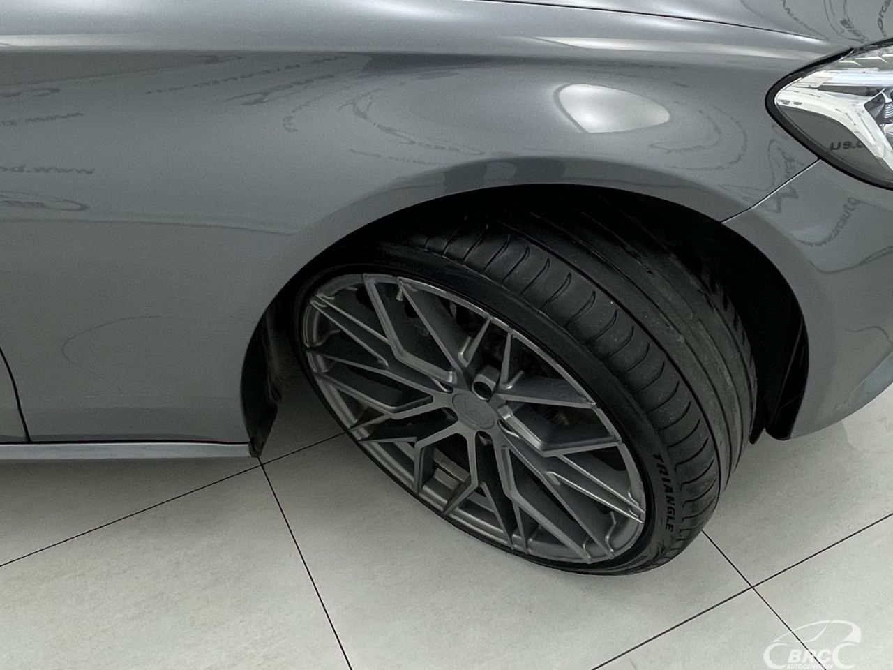 Mercedes-Benz C250 | 48