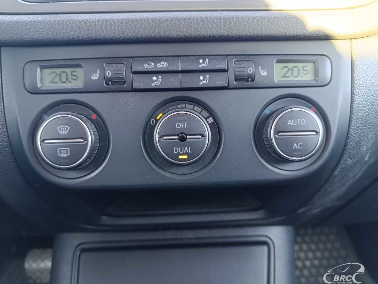 Volkswagen Tiguan | 22