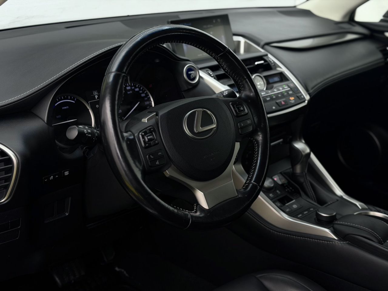 Lexus NX 300h | 8