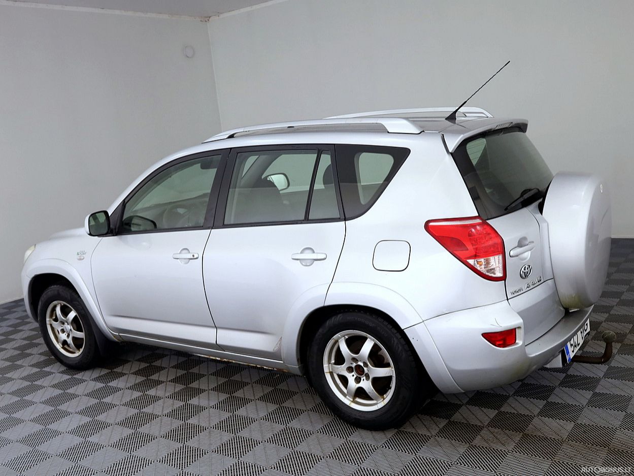 Toyota RAV4 | 3