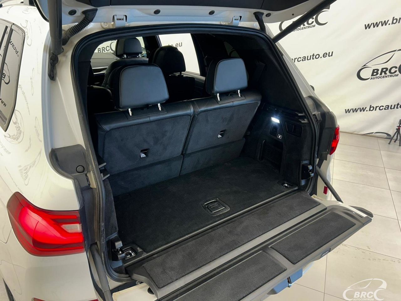 BMW X7 | 33