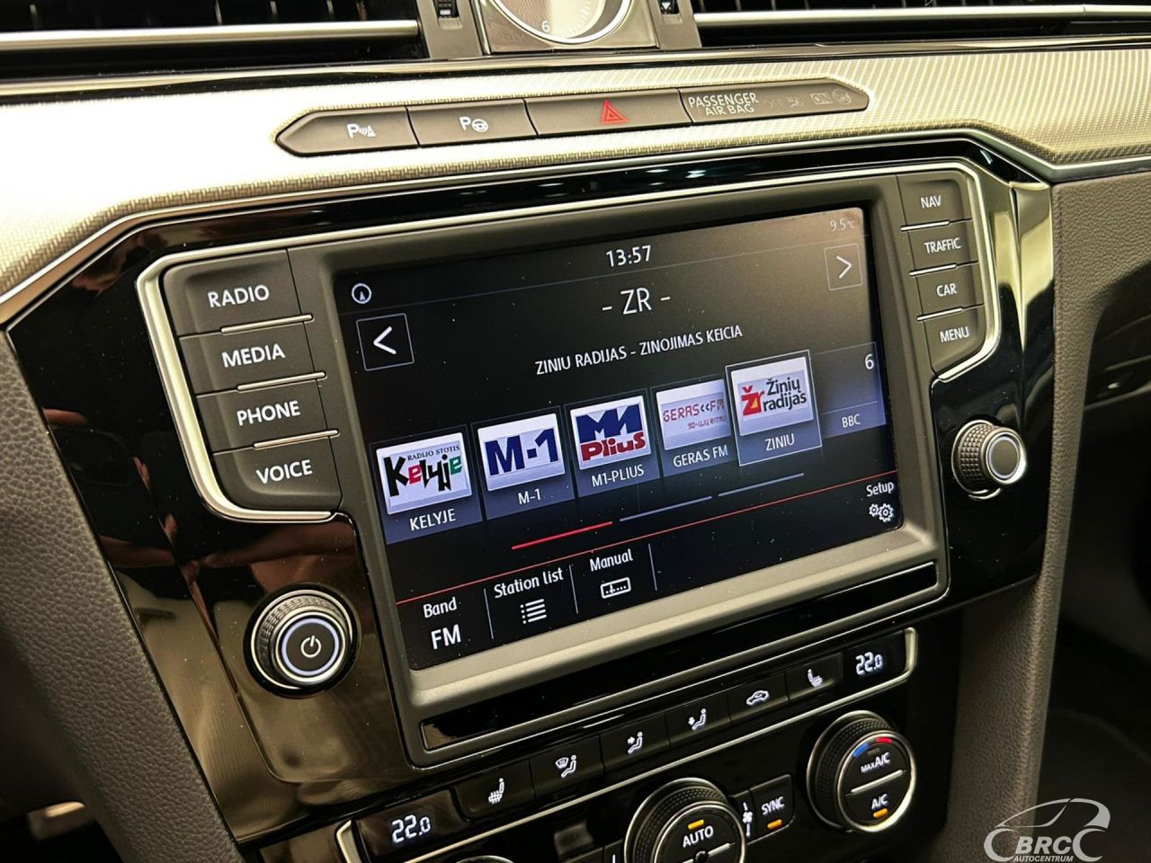 Volkswagen Passat | 24